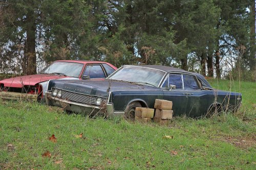 The junkyard gems of Lyon’s Vintage in Loretto, Kentucky
