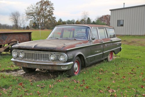 The junkyard gems of Lyon’s Vintage in Loretto, Kentucky