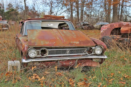 The junkyard gems of Lyon’s Vintage in Loretto, Kentucky