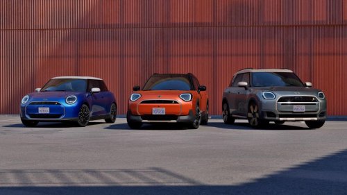 MINI, Fiat, Vuelve el MINI clásico: la marca prepara un modelo más pequeño que el Cooper para competir con el FIAT 500