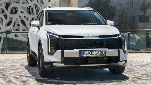 Kia, Kia Sportage, Toyota, KIA rebaja 10.000 € el Sportage HEV y deja sin argumento a los híbridos chinos con un precio que alarma a Toyota