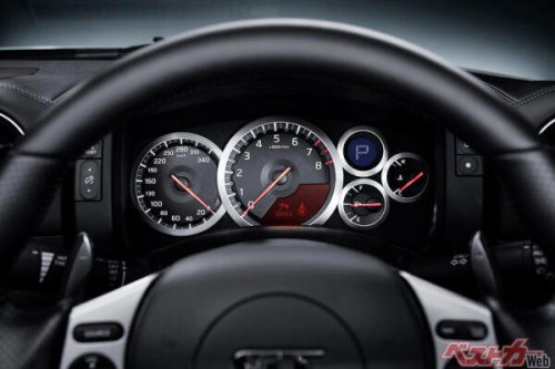 なぜ日本車のスピードメーターは180km/h上限ではなくなったのか？ 高性能化とグローバル化が変えた“常識”