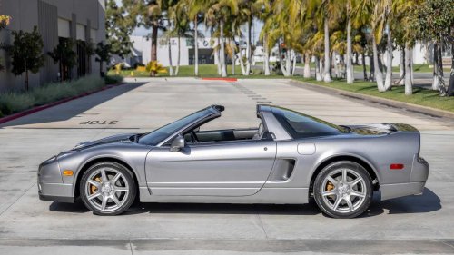 5 analog supercars appreciating faster than Porsche 911