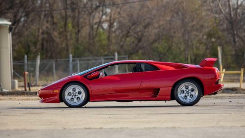 5 analog supercars appreciating faster than Porsche 911