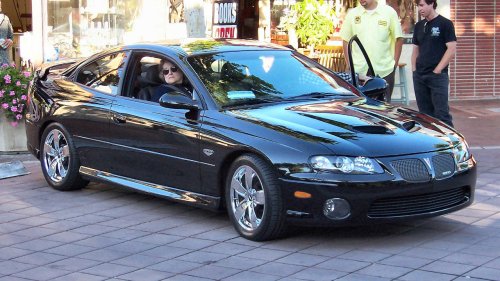 10 performance cars that dominate the quarter mile
