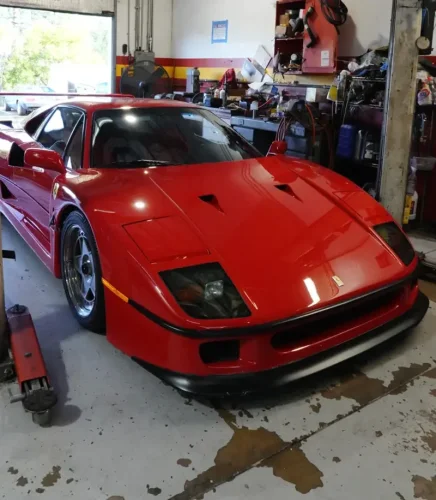 Ferrari, Ferrari F40, US woman restoring a Ferrari F40 after being inspired by the car from Ghostbusters sends message to all women wanting to get into working on cars