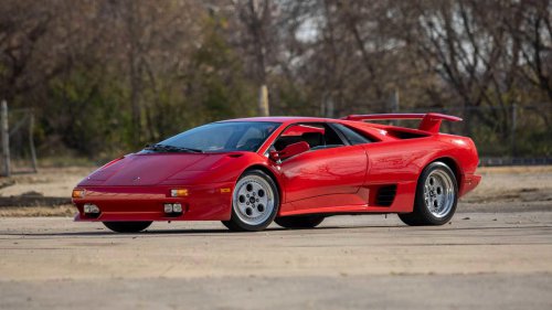 5 analog supercars appreciating faster than Porsche 911