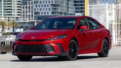 Do hybrids and EVs really get better MPG when city driving?