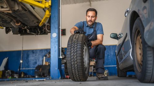 5 easy car repairs even beginner home mechanics can tackle