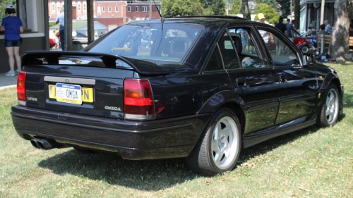 10 performance cars that dominate the quarter mile