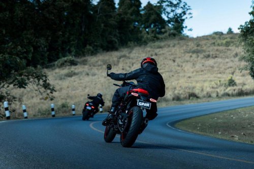 Guerrilla 450 APEX: la Royal Enfield más afilada
