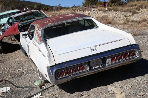 Las joyas del desguace de Ulibarri’s Auto Towing Service en Las Vegas, Nuevo México