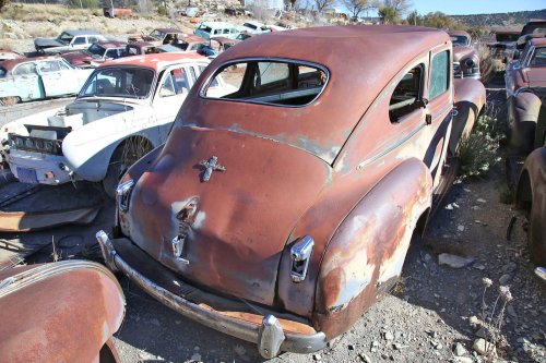 Las joyas del desguace de Ulibarri’s Auto Towing Service en Las Vegas, Nuevo México