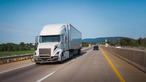 How many miles can you expect from the average semi-truck engine? Here's what truckers say