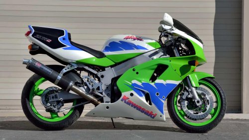 10 Japanese superbikes collectors are quietly hoarding