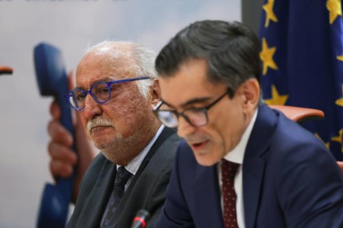 Pere Navarro anuncia un “nuevo impulso” a la baliza V-16 antes el verano para incrementar su uso y eliminar la incertidumbre