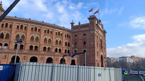 Cortes en las líneas 2 y 5 de Metro tras picarse una tubería de gas en Ventas