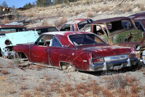 Las joyas del desguace de Ulibarri’s Auto Towing Service en Las Vegas, Nuevo México