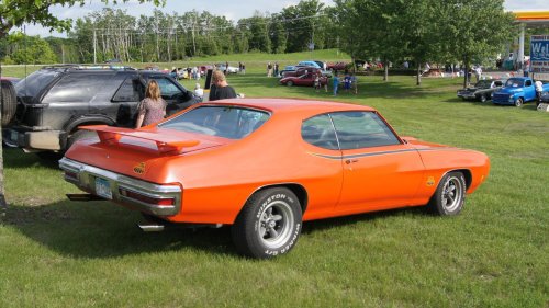9 American V8 legends that still make modern cars feel tame