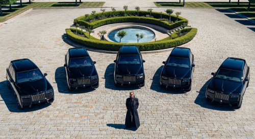 Rolls-Royce crea cinco SUV únicos pintados a mano por el artista Cyril Kongo