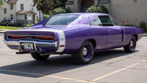 This 1970 Plymouth Sport Fury GT just took its first drive in 45 years, and the rare 6-BBL engine still runs