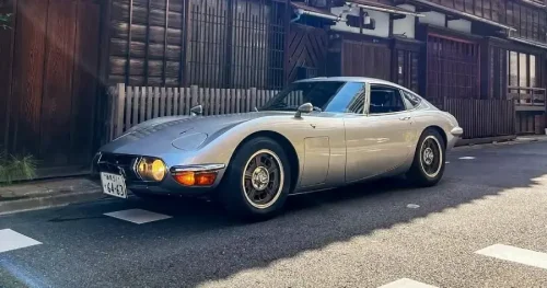 16 classic cars from the 1960s that people still admire