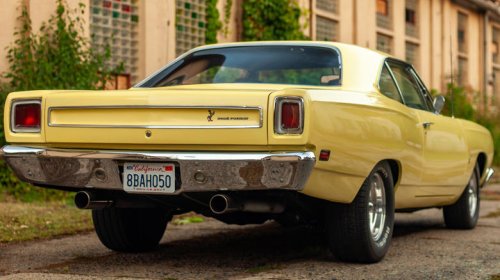 These 5 modern cars have retro designs inspired by '70s icons