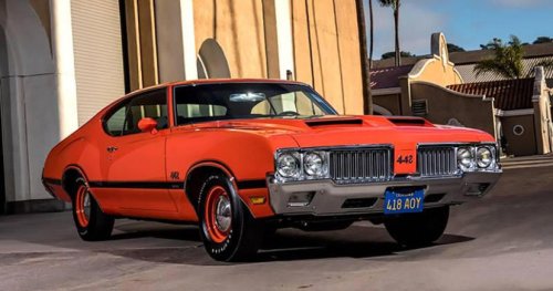 18 1970s muscle cars burning out in eternity