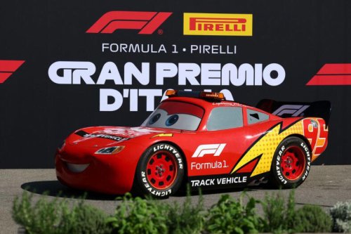 F1 champion Lewis Hamilton makes a stylish arrival for day 1 of the 2026 Italian Grand Prix weekend