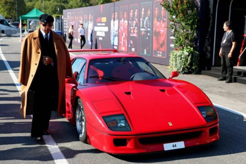 F1 champion Lewis Hamilton makes a stylish arrival for day 1 of the 2026 Italian Grand Prix weekend
