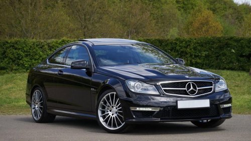 10 iconic performance cars of the 2000s and their engineering highlights