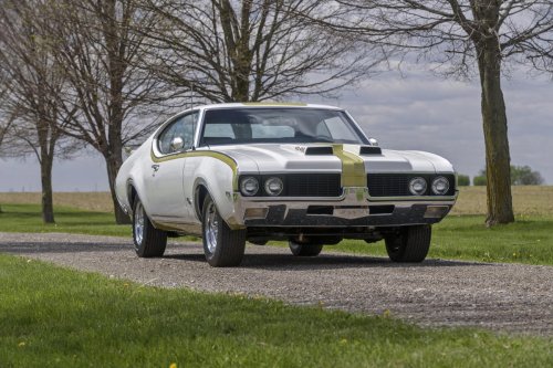 30 classic muscle cars from the golden age of American horsepower