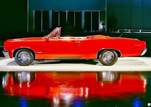Muscle Cars, 30 classic muscle cars from the golden age of American horsepower