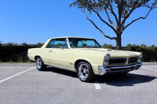 30 classic muscle cars from the golden age of American horsepower
