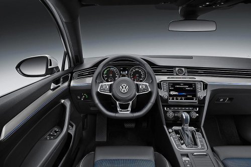 Volkswagen, Volkswagen Passat, ¿Merece la pena un Volkswagen Passat híbrido enchufable con casi 350.000 km por apenas 8.900 euros?