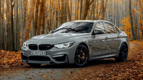 20 cars men love seeing women drive