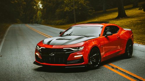 20 cars men love seeing women drive