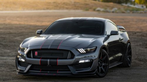 20 cars men love seeing women drive