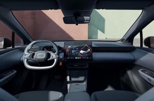 Lynk Co, Lynk & Co 02 baja su precio sin recortar prestaciones ni autonomía