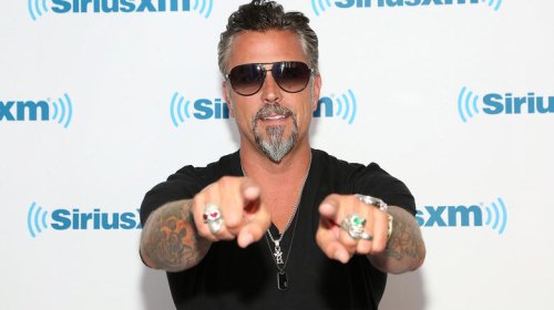 10 celebrities who drive Mopar cars