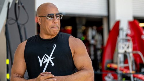 10 celebrities who drive Mopar cars