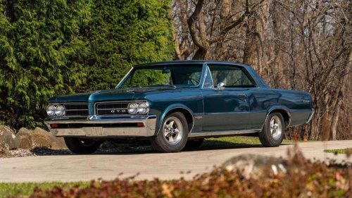 The 425-hp Plymouth sleeper that ran 13s two years before the Road Runner existed