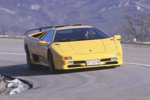 Lamborghini, El Lamborghini Miura SV cumple 55 años y deja paso a una nueva generación