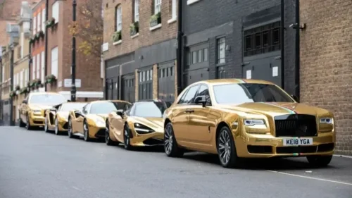 F1 world champion Lando Norris spotted casually driving his Ferrari F40 through the streets of London
