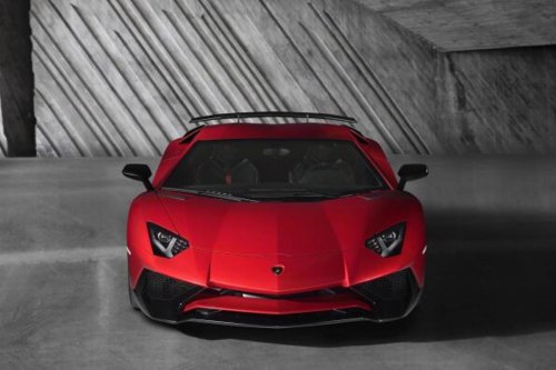 El Lamborghini Miura SV cumple 55 años y deja paso a una nueva generación