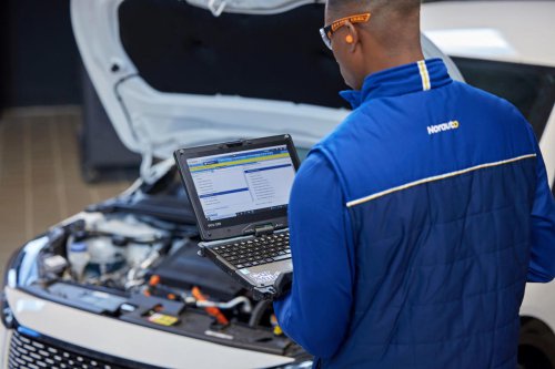 Si tienes que llevar el coche a revisión o mantenimiento, así debes elegir el taller ideal