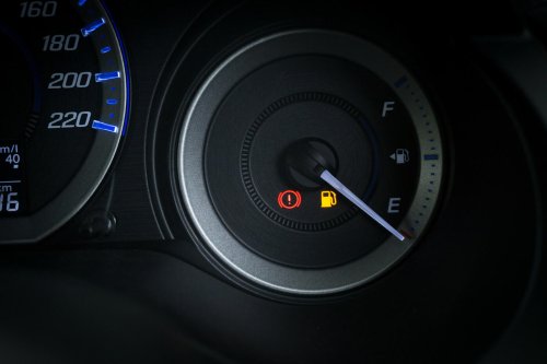 Reserva del depósito del coche, ¿para cuántos kilómetros da?