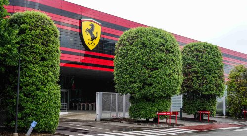 Ferrari, El negocio perfecto de Ferrari, que vende menos y gana como nunca: ¿cuánto beneficio deja cada coche?