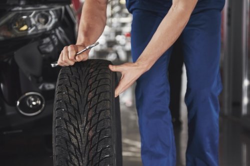 Cara Mudah Check Angin Tayar Kereta Tanpa Pergi Kedai!