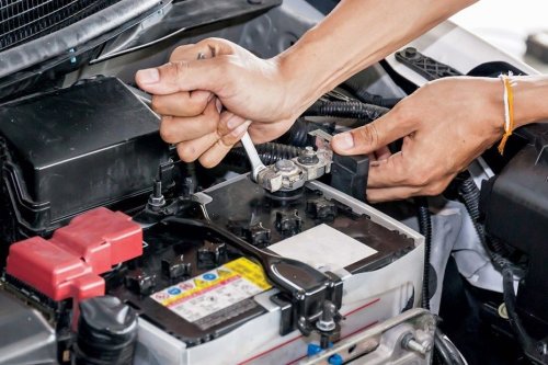 Perbedaan Aki Basah dan Aki Kering, Sesuaikan dengan Kebutuhan Kendaraan